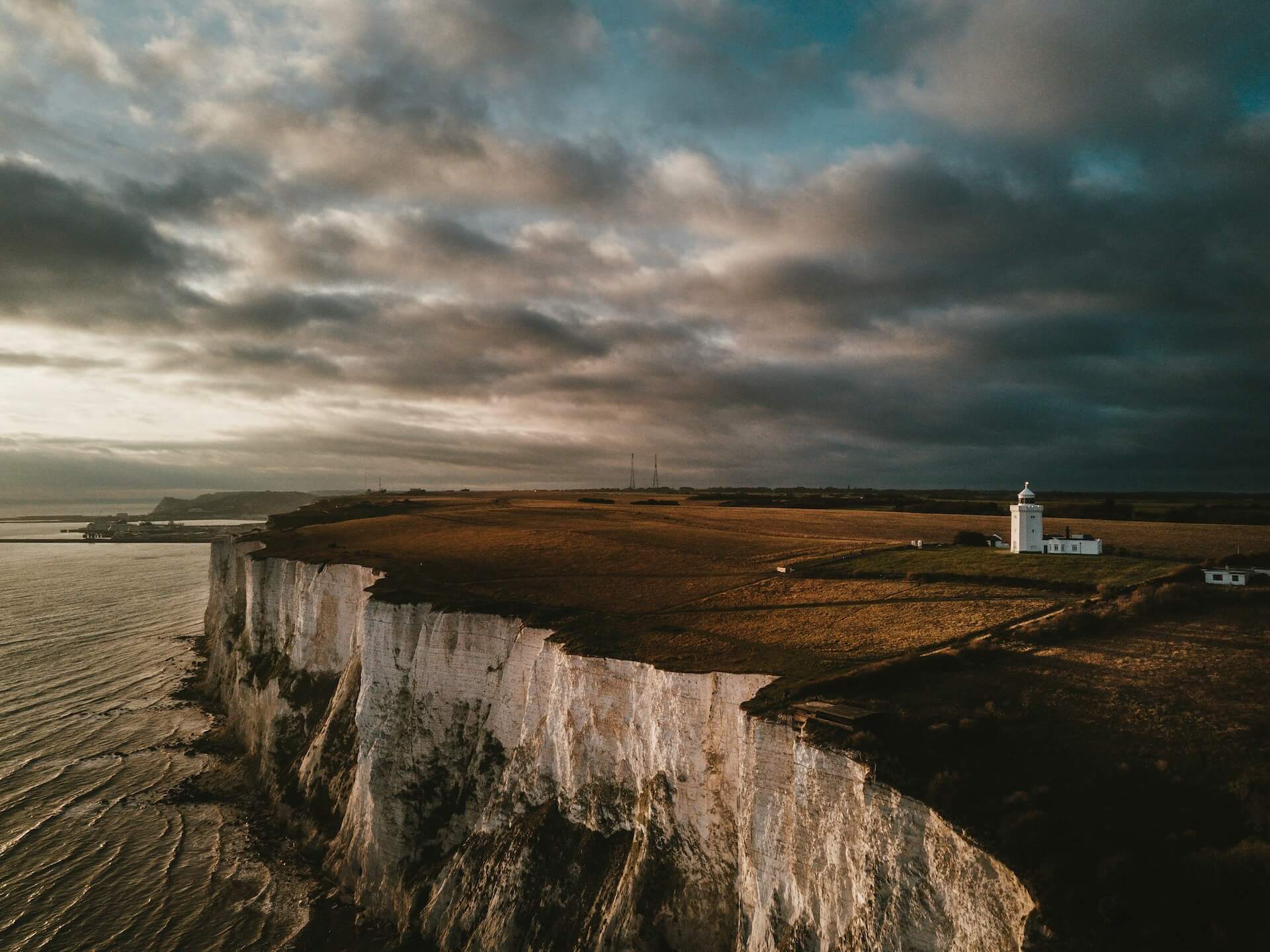 image of dover cliffs for the dover healthcare staffing page