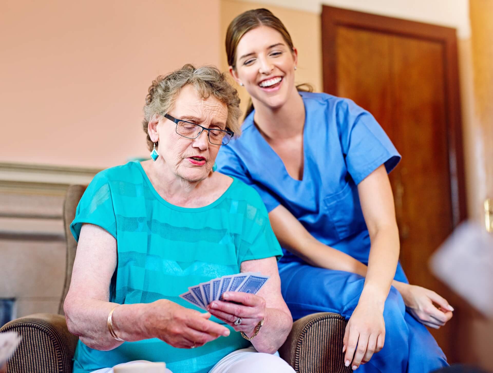 a community nurse visiting a paitent